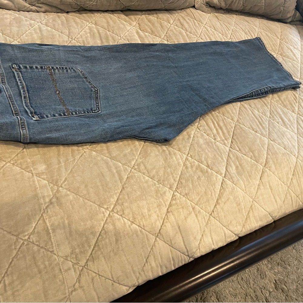 Lucky brand relaxed, Blue Denim Jeans size 44x 30